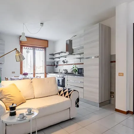 Cozy Near The Hospital With 2 Balconies! Appartamento Pisa