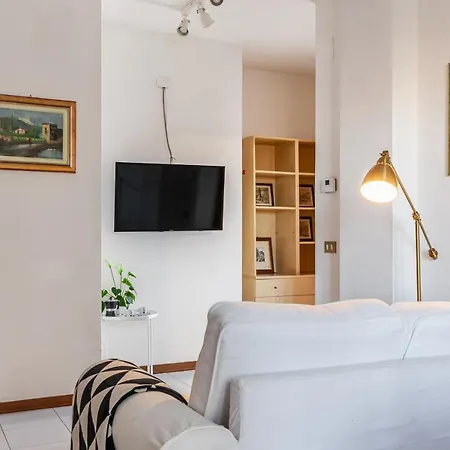 Cozy Near The Hospital With 2 Balconies! Appartamento Pisa